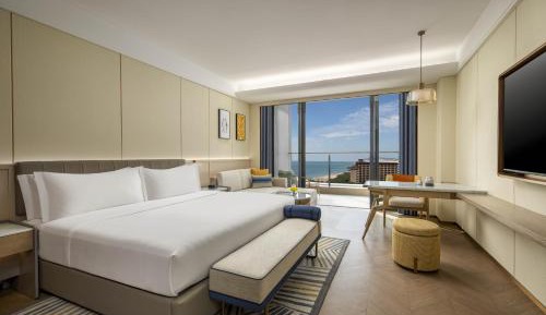 Standard King Room with Ocean View and Balcony