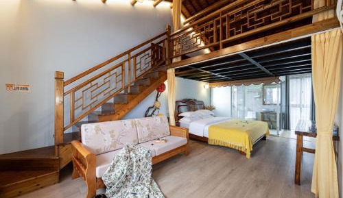 Deluxe Family Suite