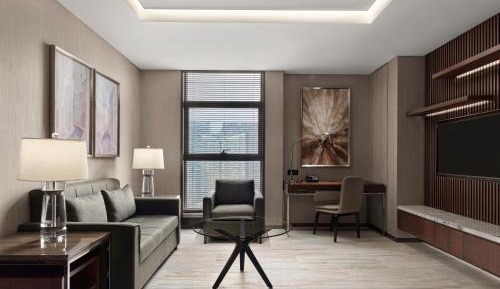 One-Bedroom Corner King Suite
