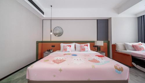 Deluxe Family Room