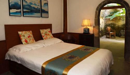 Suite with Garden View