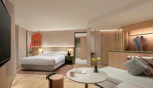 King Suite with City View