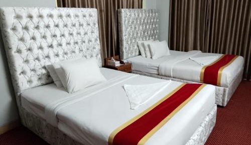 Deluxe Family Suite