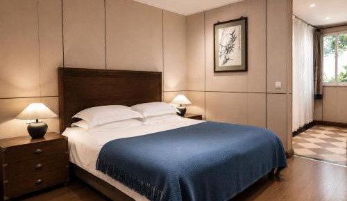 Garden-view Double Room (Lower floor, free laundry) 