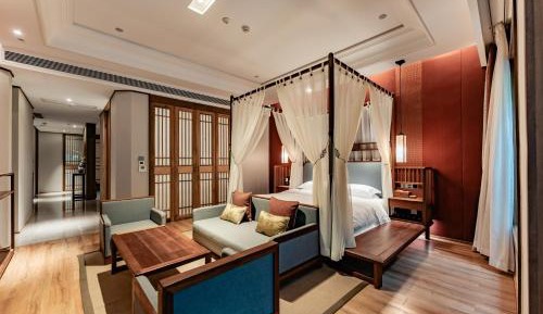 Suite with Balcony