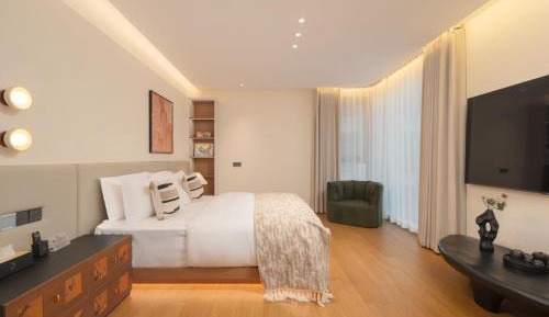 Queen Room with Garden View