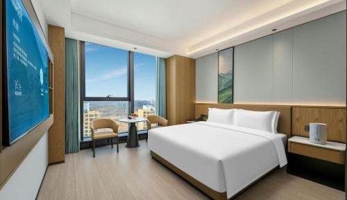 Fairfield King Room with City View
