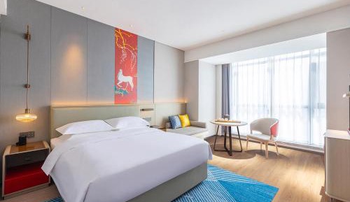 Deluxe Queen Room