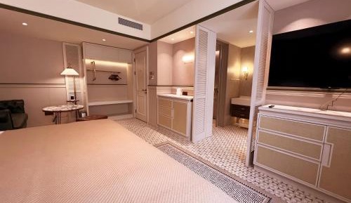 Superior King Room