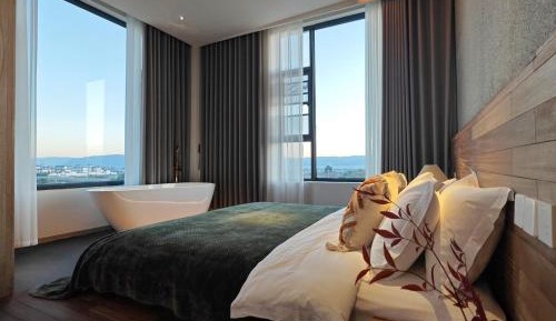 King Room with Lake View