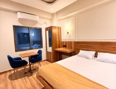 Suite with Hot Tub
