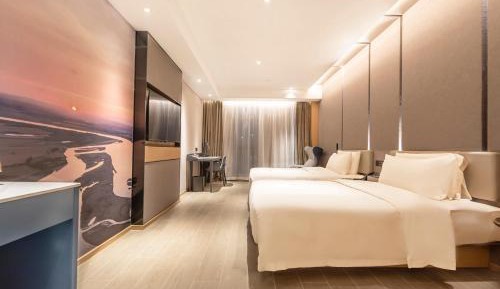 Elegant Twin Room