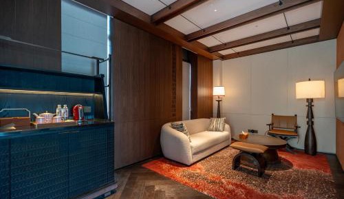 One-Bedroom Double Suite with Terrace Access