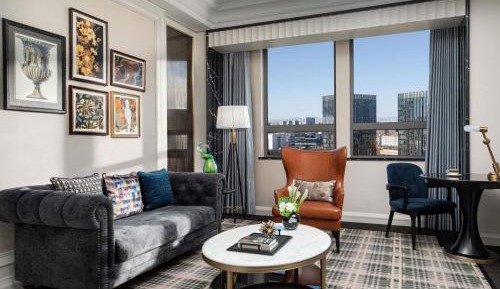 Deluxe Suite, Lounge Access, 1 King Size Bedroom and 1 Living Room, High Floor 