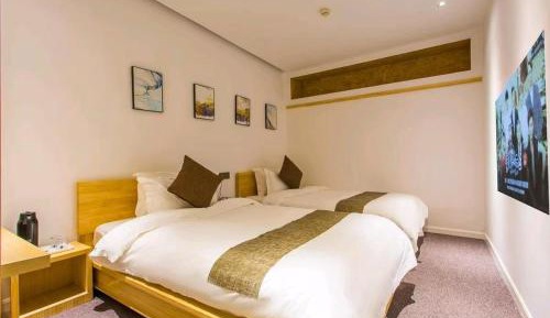 Twin Room with Private Bathroom