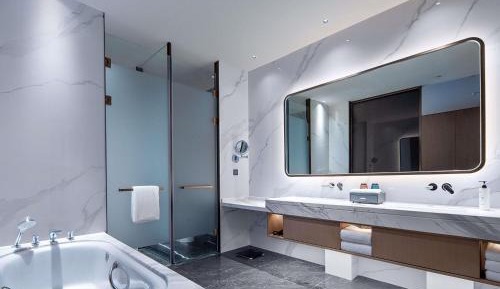 Superior King Suite
