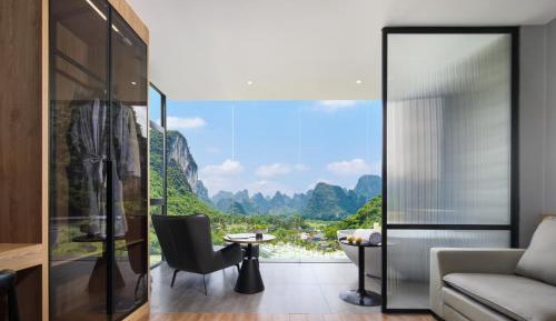 King Room with Mountain View