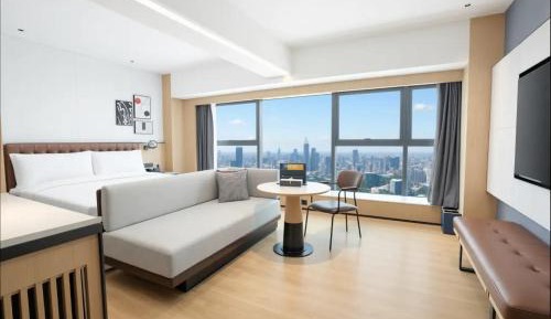 Four Points King Room with City View