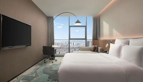 Superior King Suite