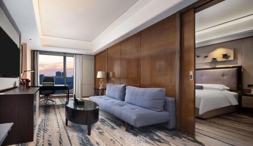 Deluxe Family Suite