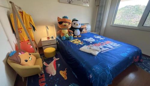 Deluxe Family Room
