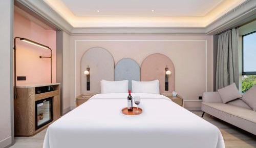 Deluxe King Room