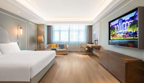 Deluxe King Room