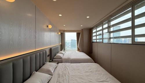 Five-Bedroom Premium Apartment