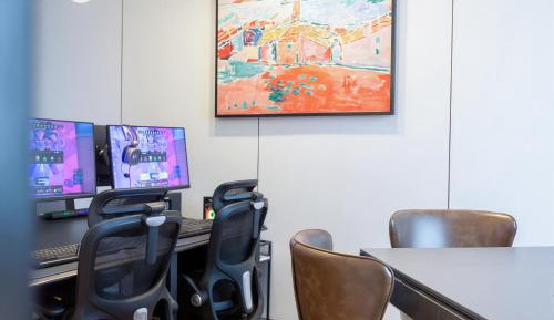 Deluxe 2-Bedroom Gaming & Mahjong Suite (4-PC 4070S, Max 7 Guests)
