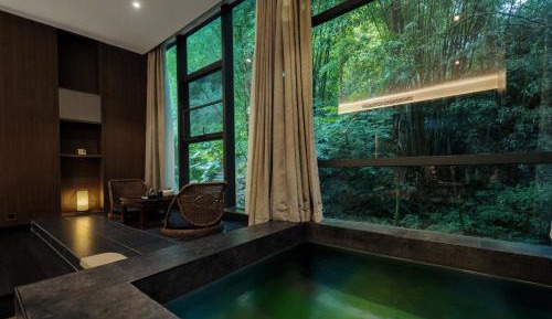 Junior Suite with Mountain View