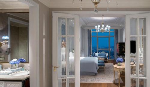 Luxury Premium Room French Style (King bed)