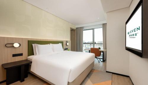 One-Bedroom Suite with Shower Bath