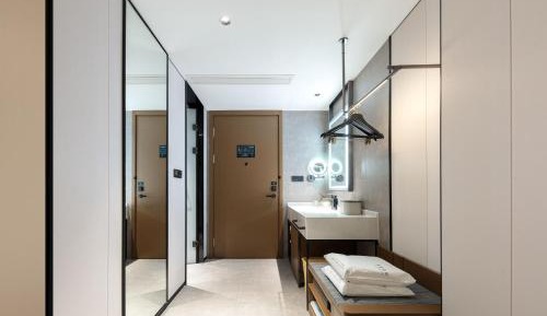 Premium King Room