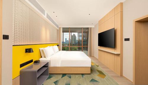 1 King One-Bedroom Suite Living Area