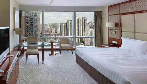Deluxe king bed room