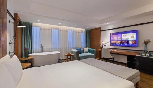 Deluxe King Room