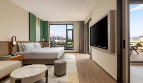 Two-Bedroom Suite with Two King Beds and Garden View