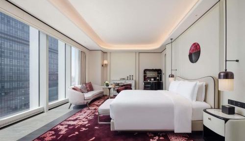 Junior King Suite - Non-Smoking