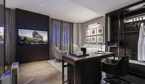 Privilege King Room with Sofa
