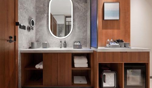 Superior Room with Twin Beds and Garden Side