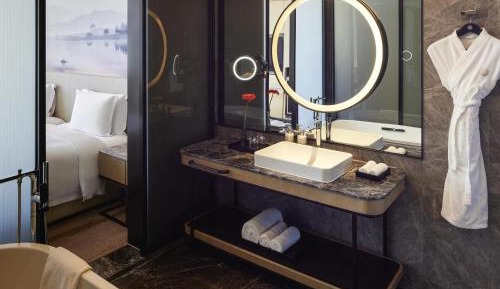 Superior Twin Room with City View