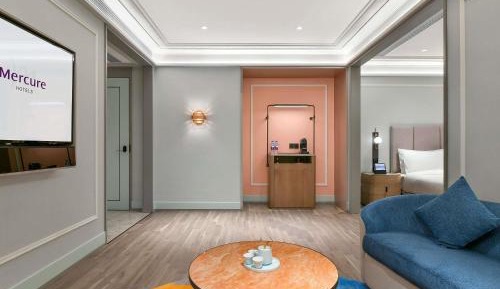 Deluxe King Suite