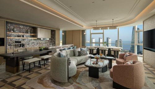 Executive King Suite with Sea View and Macau View