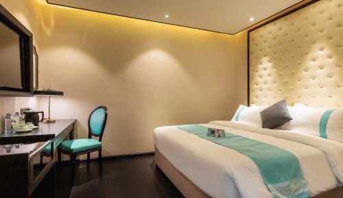 Standard Queen Room