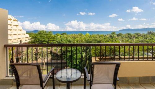Junior King Suite With Front Ocean View