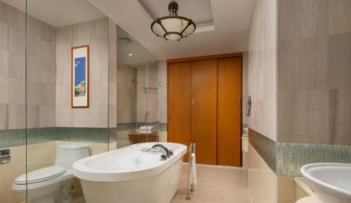 Diplomatic Suite