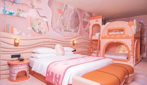 Family King Room with Bunk Bed