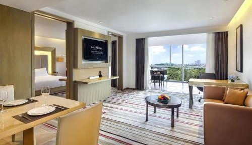 One-Bedroom Apartment with One King Bed