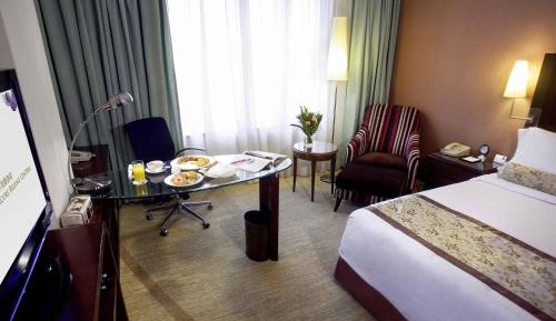 Deluxe Queen Room