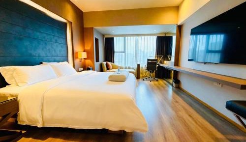 Deluxe King Room